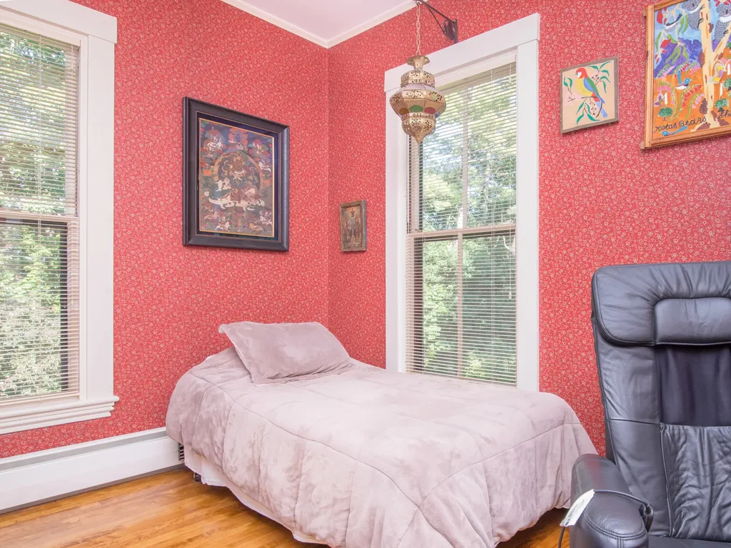 66 School Street Gardiner ME 04345