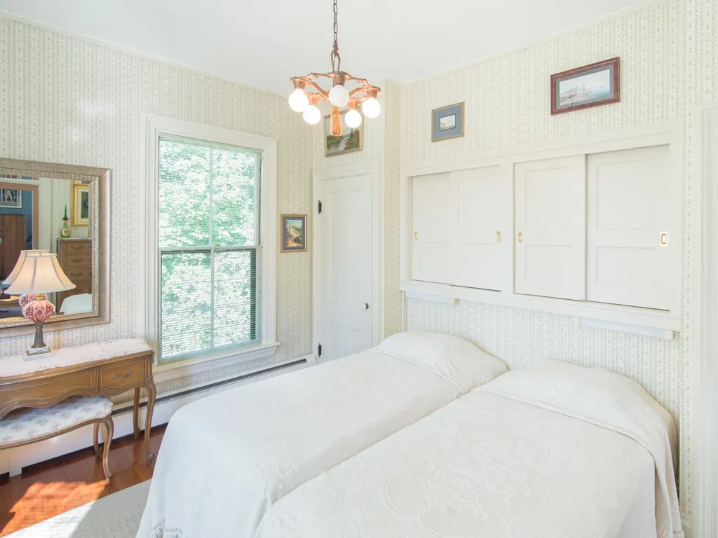 66 School Street Gardiner ME 04345