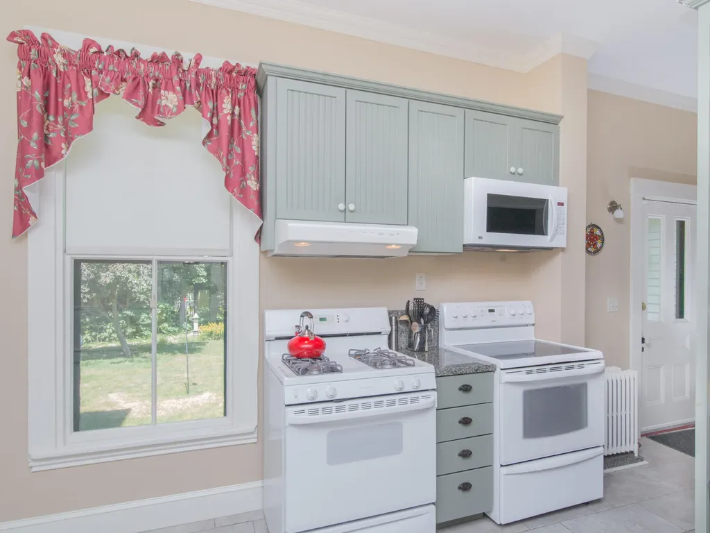 66 School Street Gardiner ME 04345