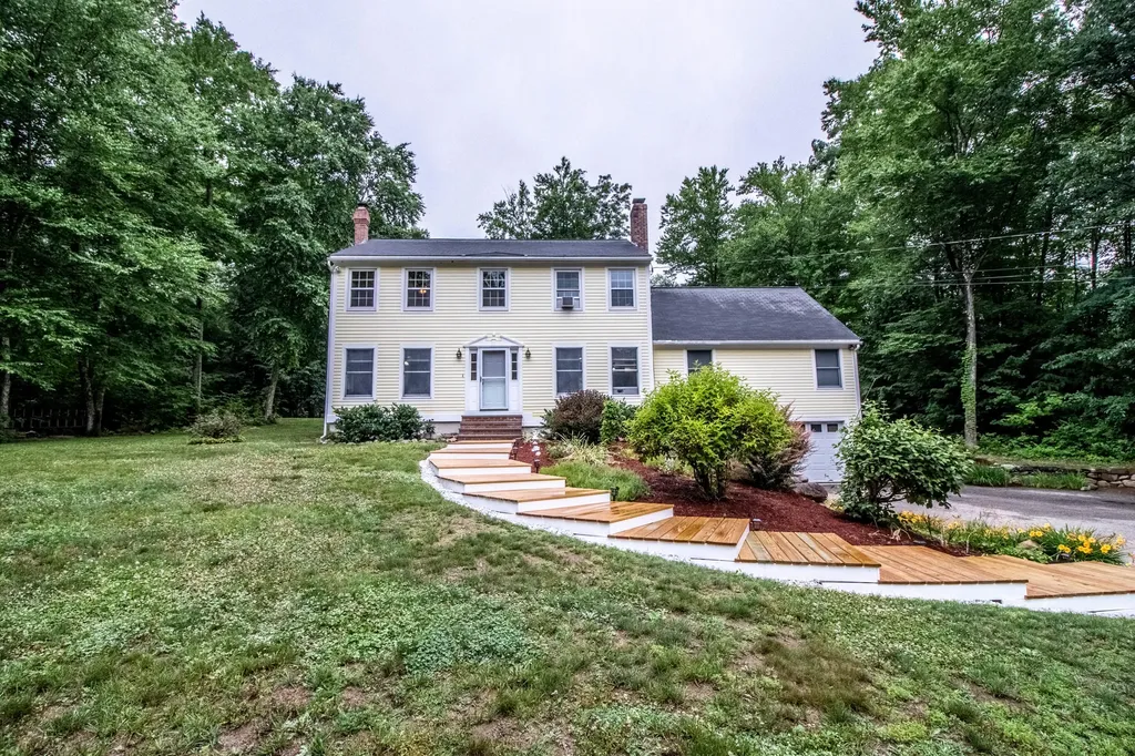 165 Mica Point Road Barrington NH 03825