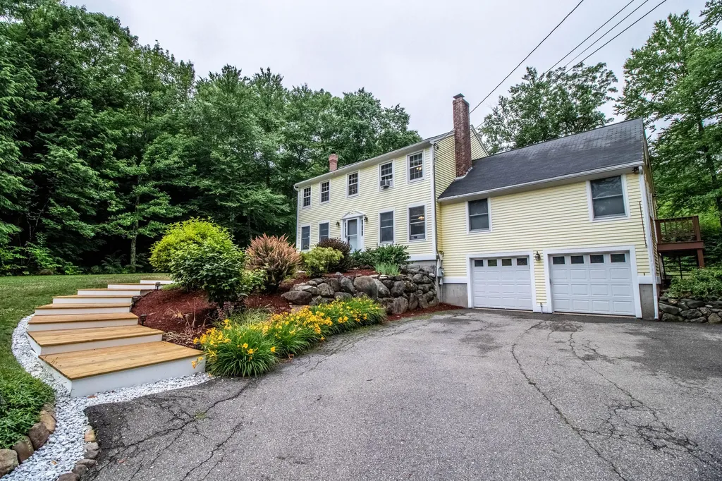 165 Mica Point Road Barrington NH 03825