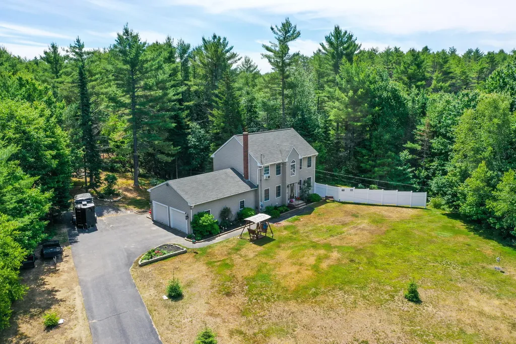 15 Cheryl Dee Avenue Lisbon ME 04250
