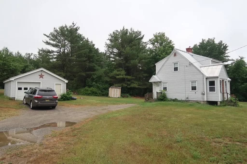 1 Mcnally Road Clinton ME 04927