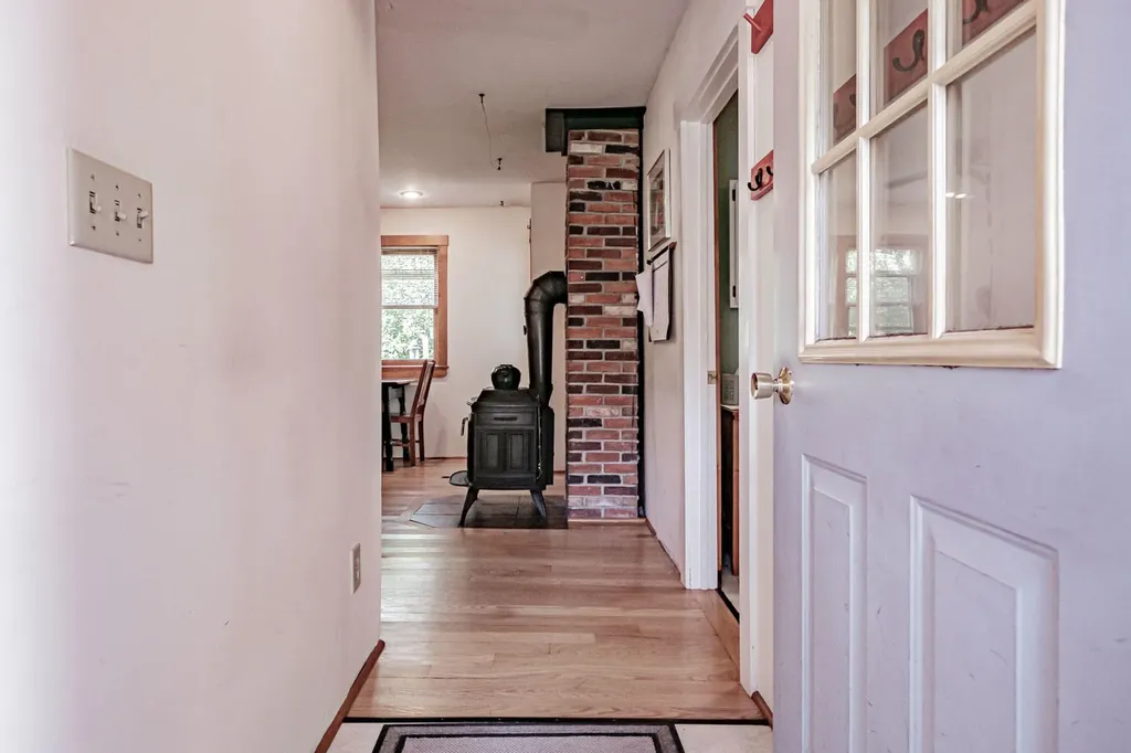 472 Waldoboro Road Washington ME 04574