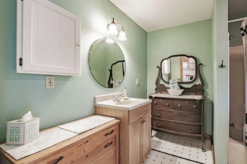 472 Waldoboro Road Washington ME 04574