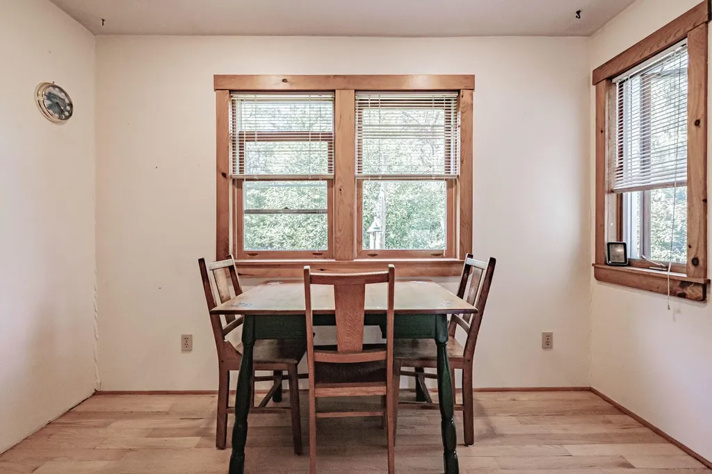 472 Waldoboro Road Washington ME 04574