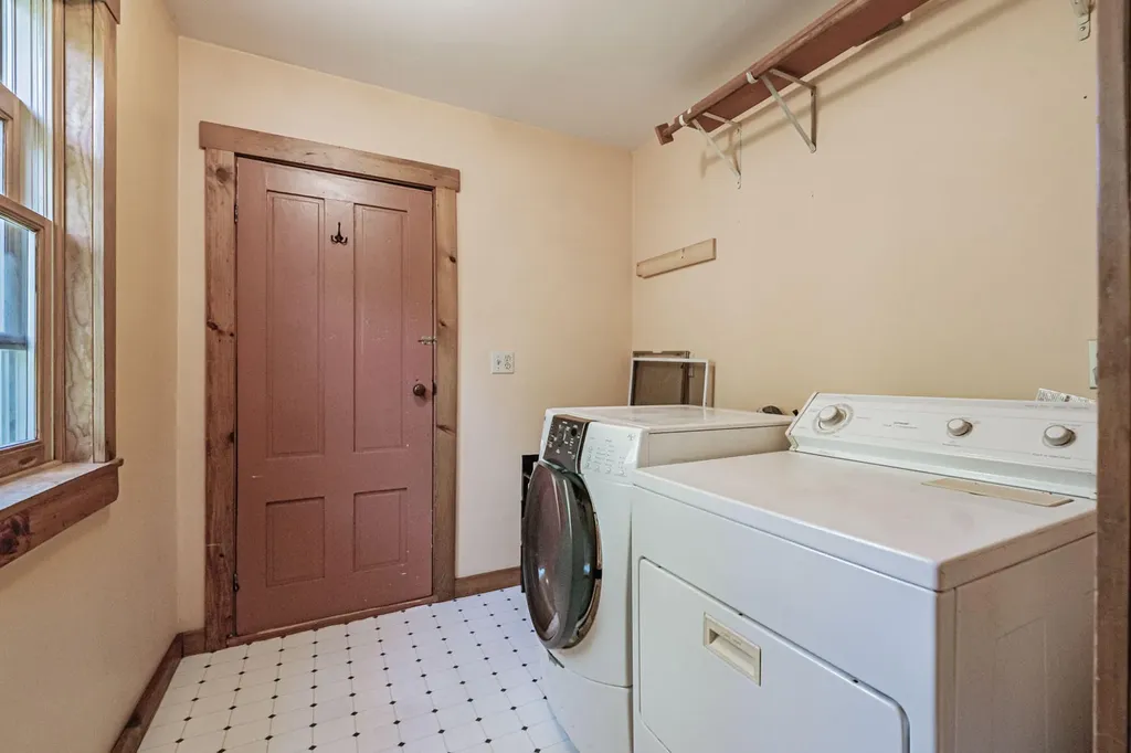 472 Waldoboro Road Washington ME 04574