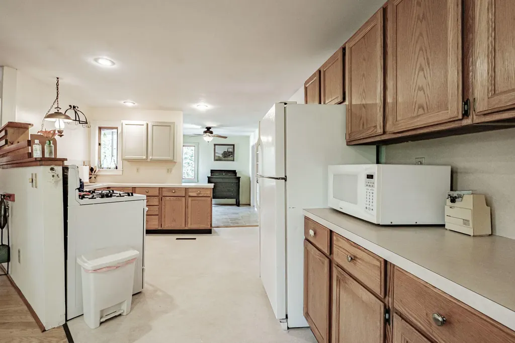 472 Waldoboro Road Washington ME 04574