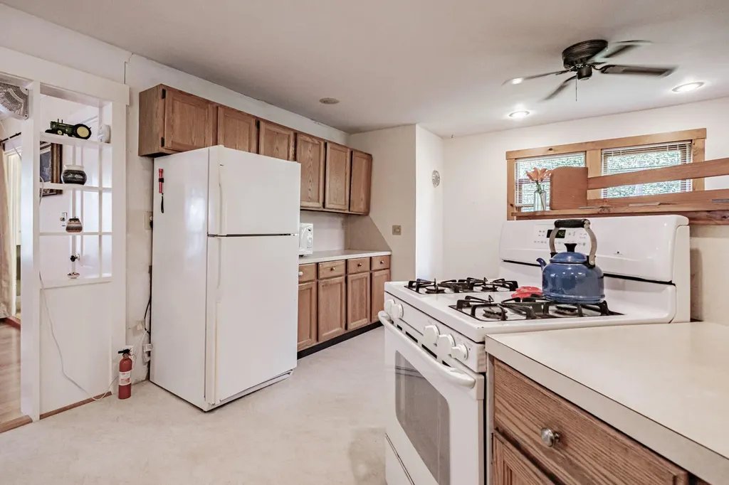 472 Waldoboro Road Washington ME 04574