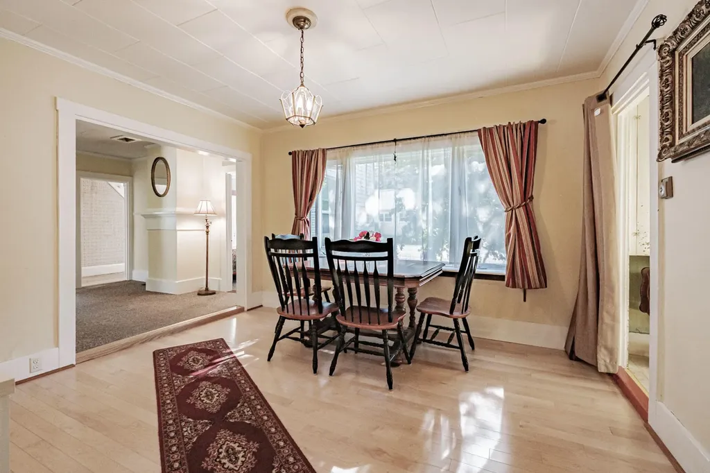 472 Waldoboro Road Washington ME 04574