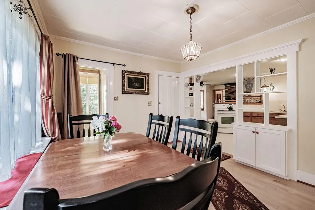 472 Waldoboro Road Washington ME 04574