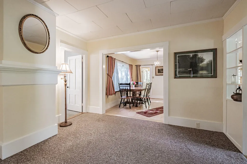 472 Waldoboro Road Washington ME 04574