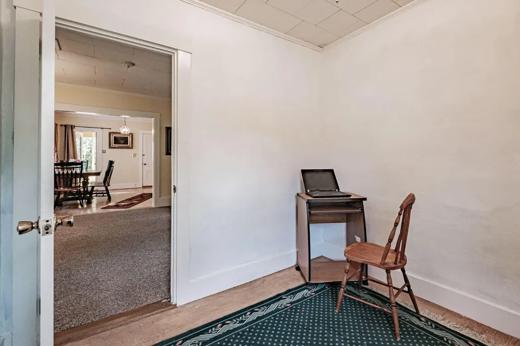 472 Waldoboro Road Washington ME 04574