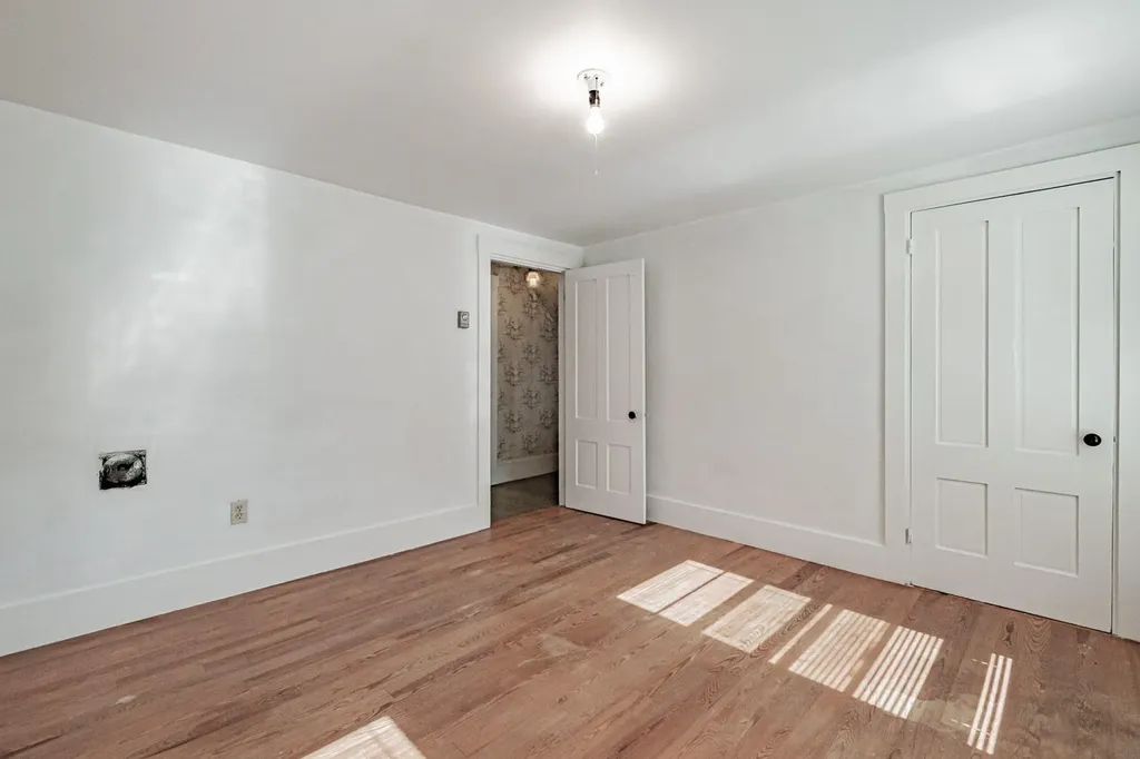 472 Waldoboro Road Washington ME 04574