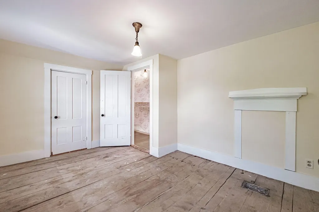472 Waldoboro Road Washington ME 04574