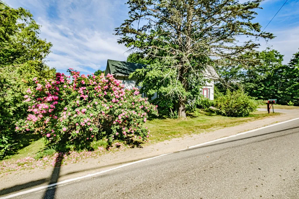 472 Waldoboro Road Washington ME 04574