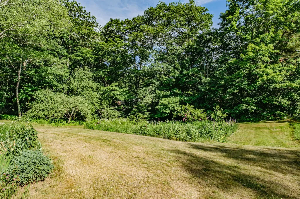 472 Waldoboro Road Washington ME 04574