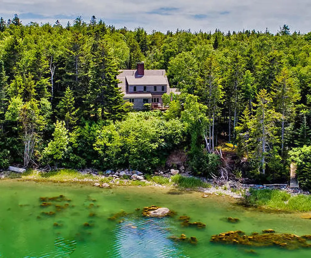 24 Wagner Drive Brooklin ME 04616