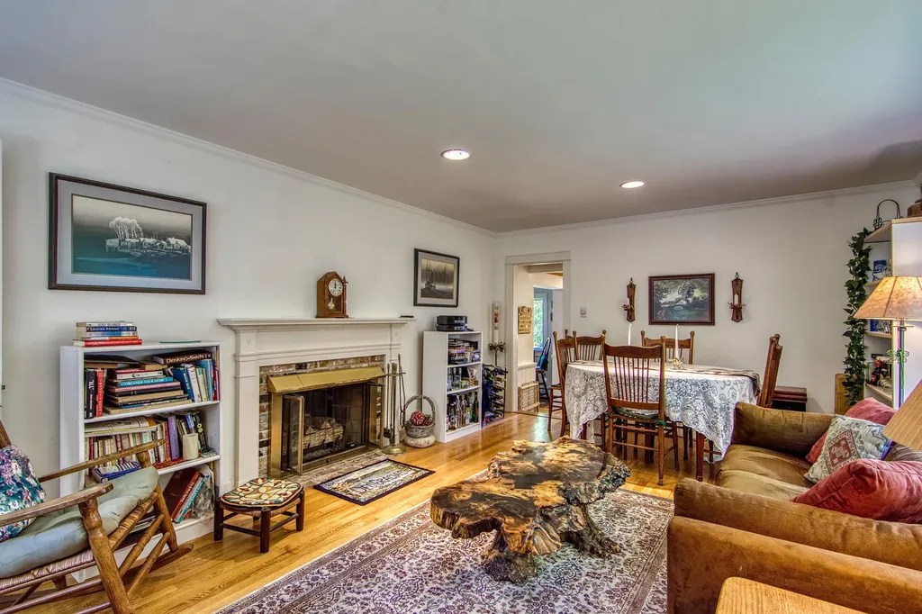 24 Wagner Drive Brooklin ME 04616