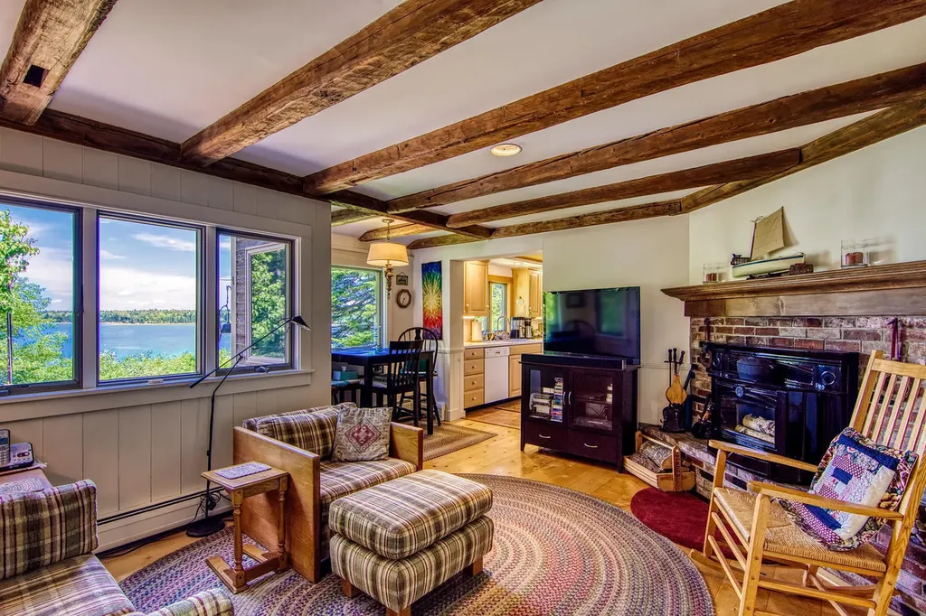 24 Wagner Drive Brooklin ME 04616