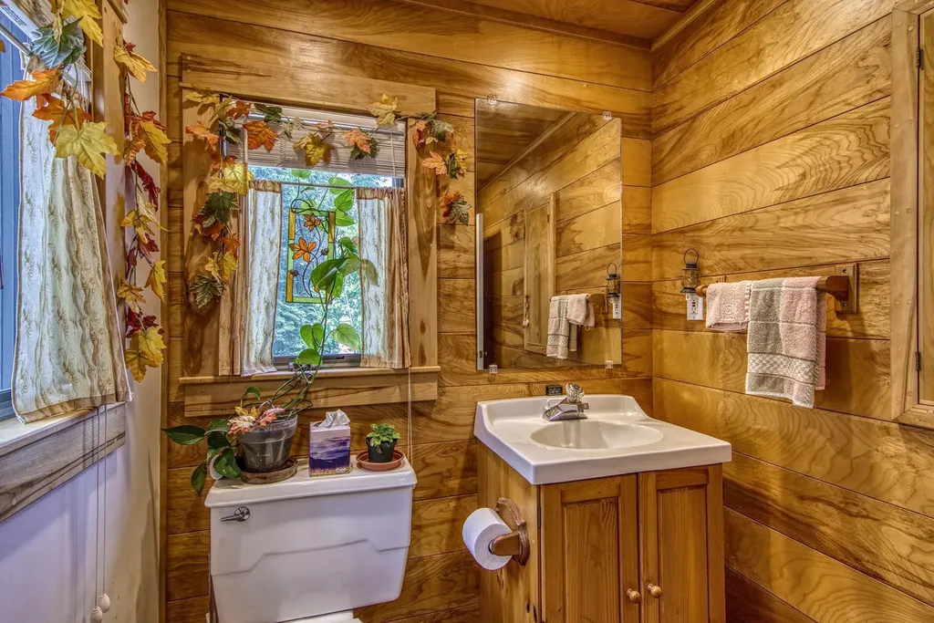 24 Wagner Drive Brooklin ME 04616