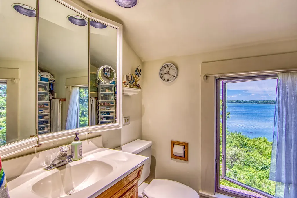 24 Wagner Drive Brooklin ME 04616