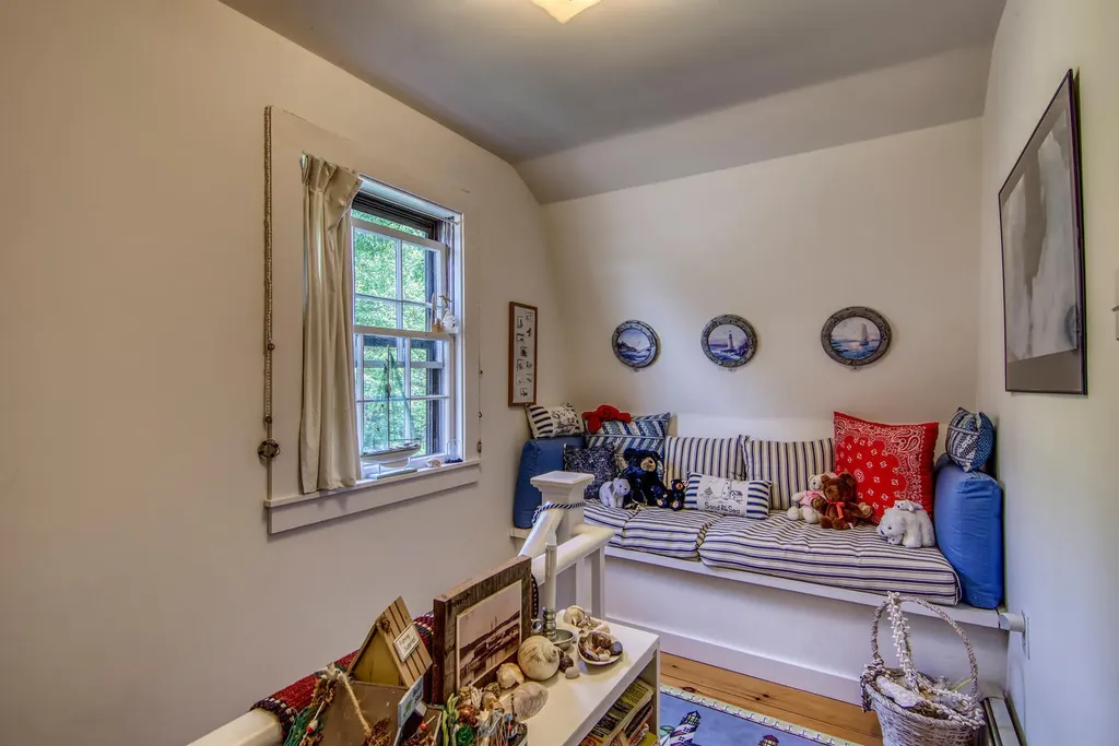 24 Wagner Drive Brooklin ME 04616