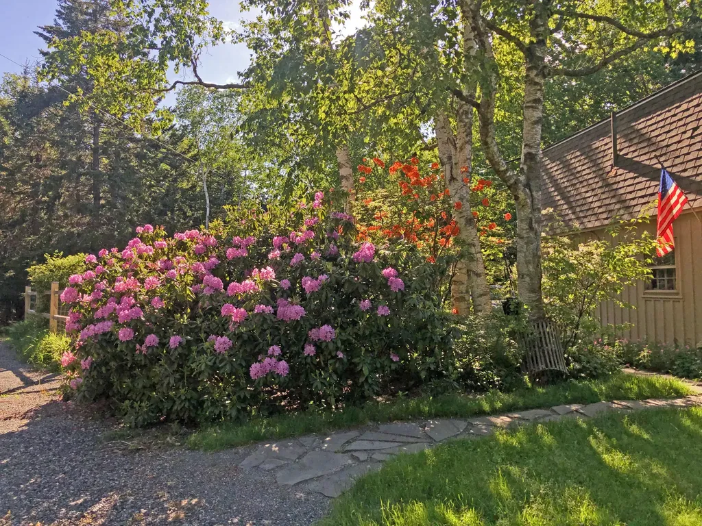 24 Wagner Drive Brooklin ME 04616