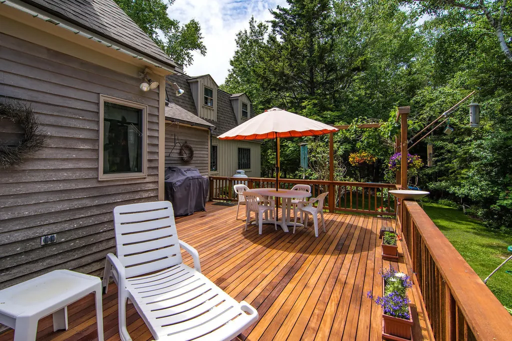 24 Wagner Drive Brooklin ME 04616