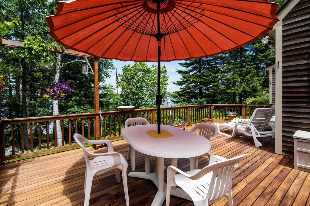 24 Wagner Drive Brooklin ME 04616