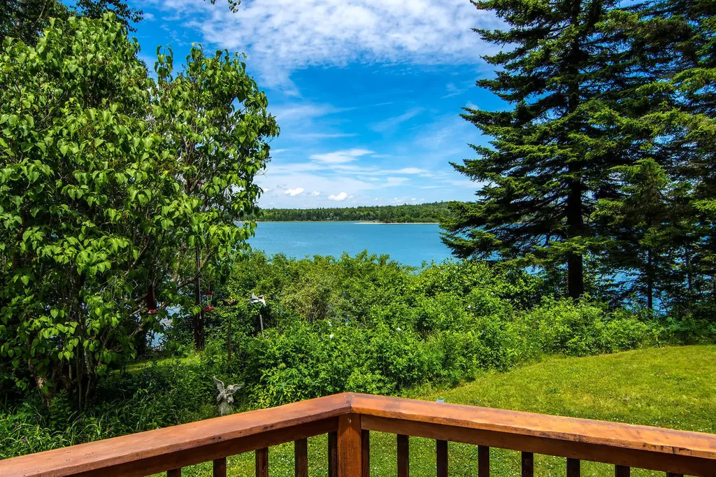 24 Wagner Drive Brooklin ME 04616