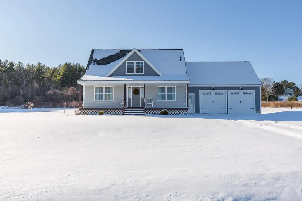 21 Daisy Lane Gorham ME 04038