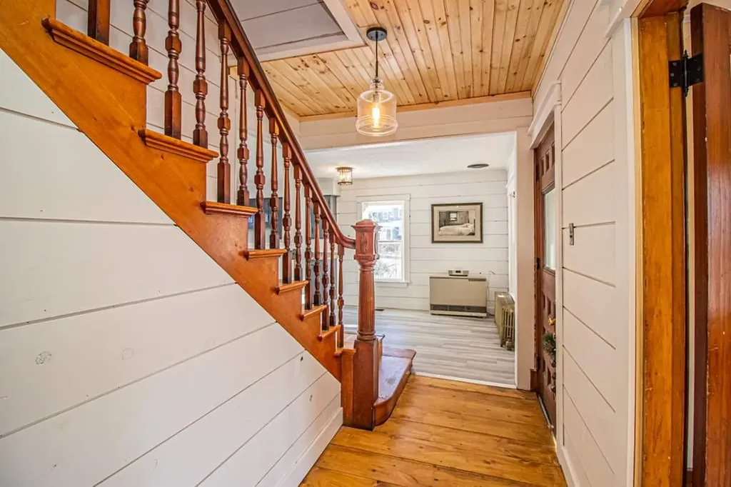 121 Orchard Street Farmington ME 04938