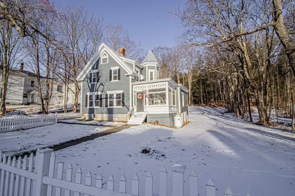 121 Orchard Street Farmington ME 04938