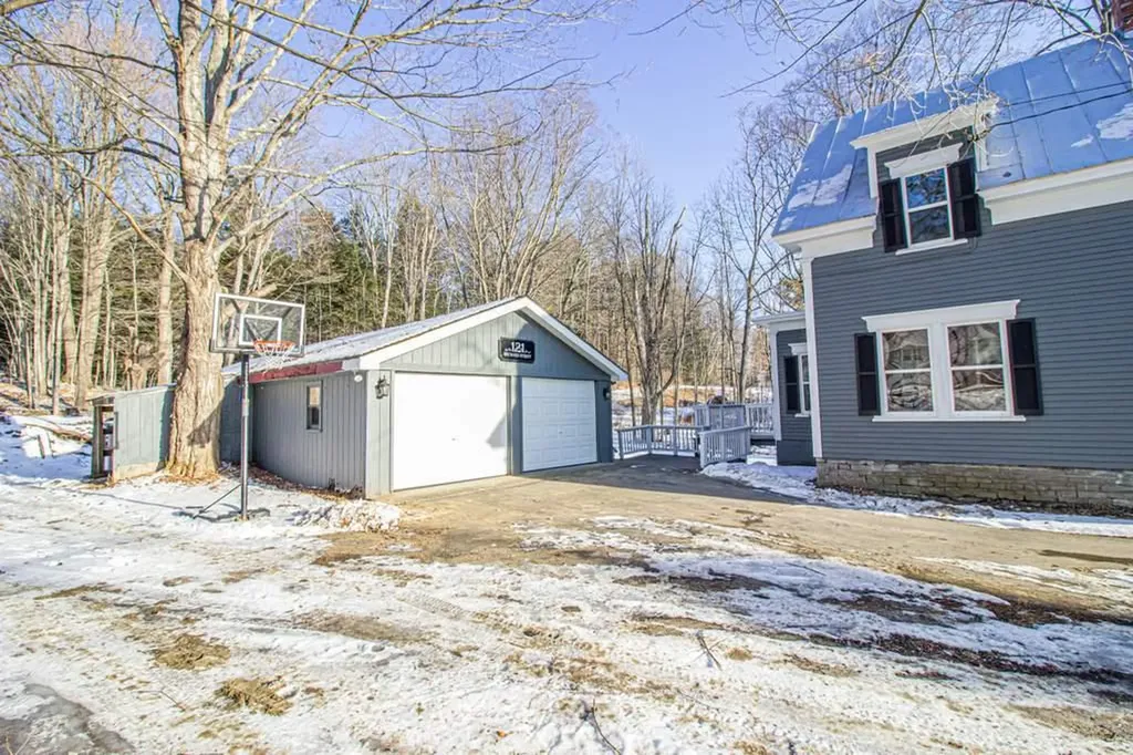 121 Orchard Street Farmington ME 04938