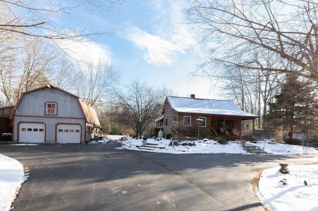 113 Town Farm Road Buxton ME 04093