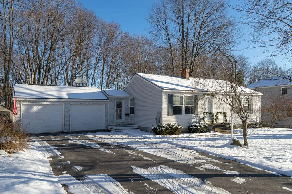 28 Beechwood Avenue Westbrook ME 04092