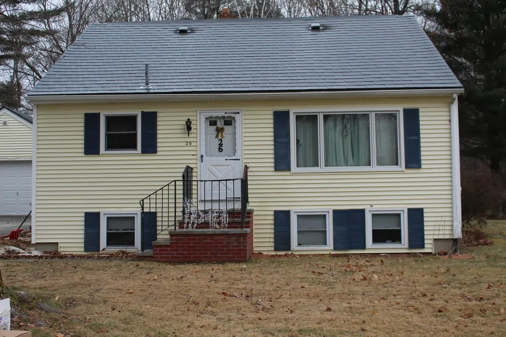26 Smith Street Augusta ME 04330