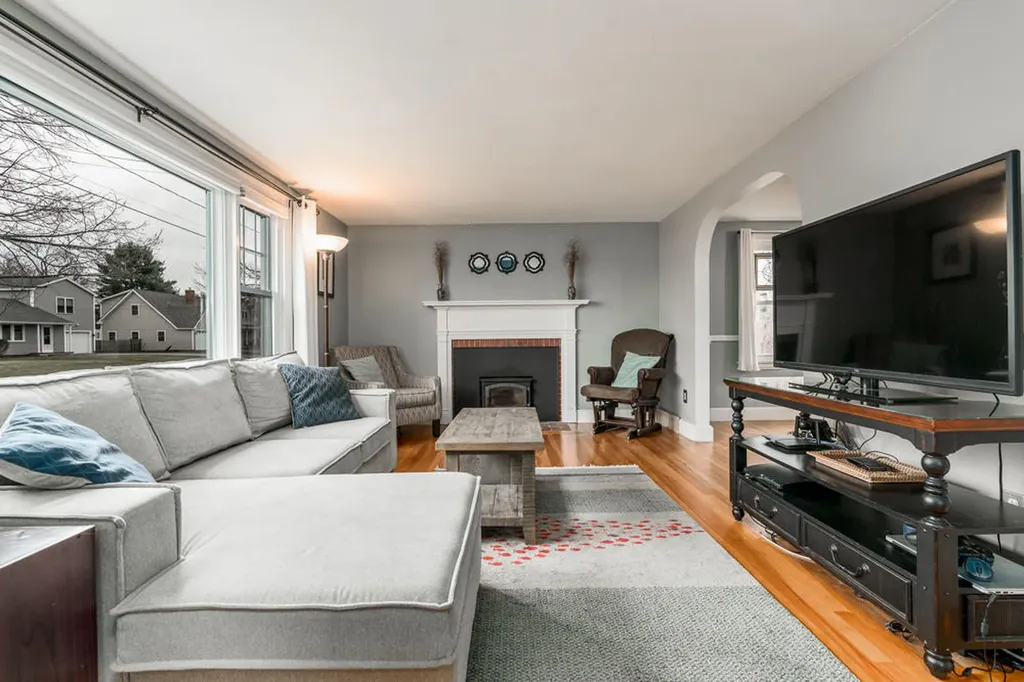 18 Hillview Road Gorham ME 04038