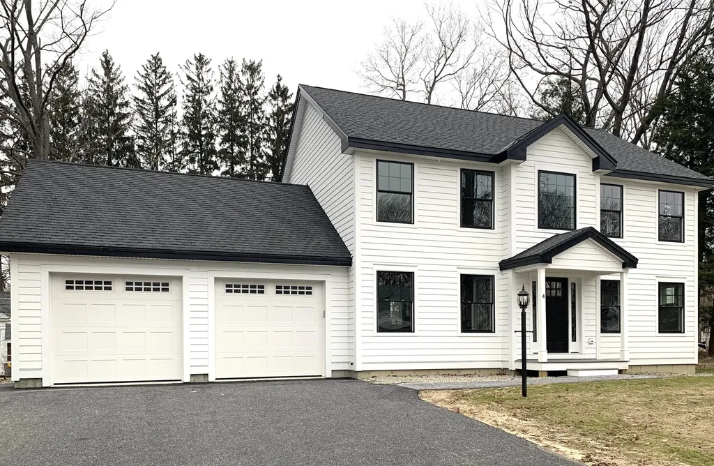 4 Cleveland Street Saco ME 04072