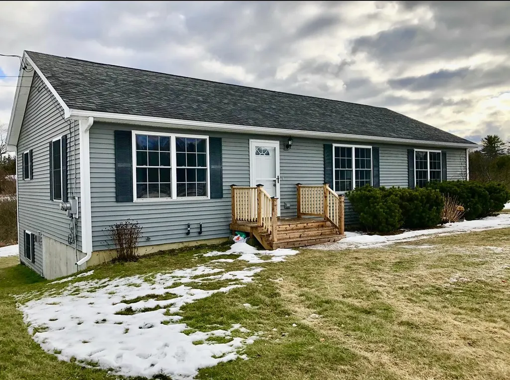 4 Perry Road Winterport ME 04496