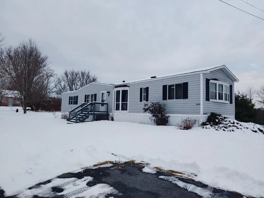 2474 Western Avenue Newburgh ME 04444