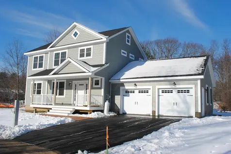 18 School Street Kittery ME 03904