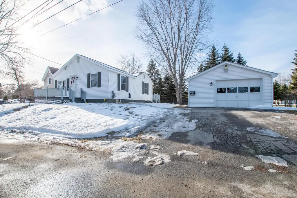 58 Dartmouth Street Bangor ME 04401