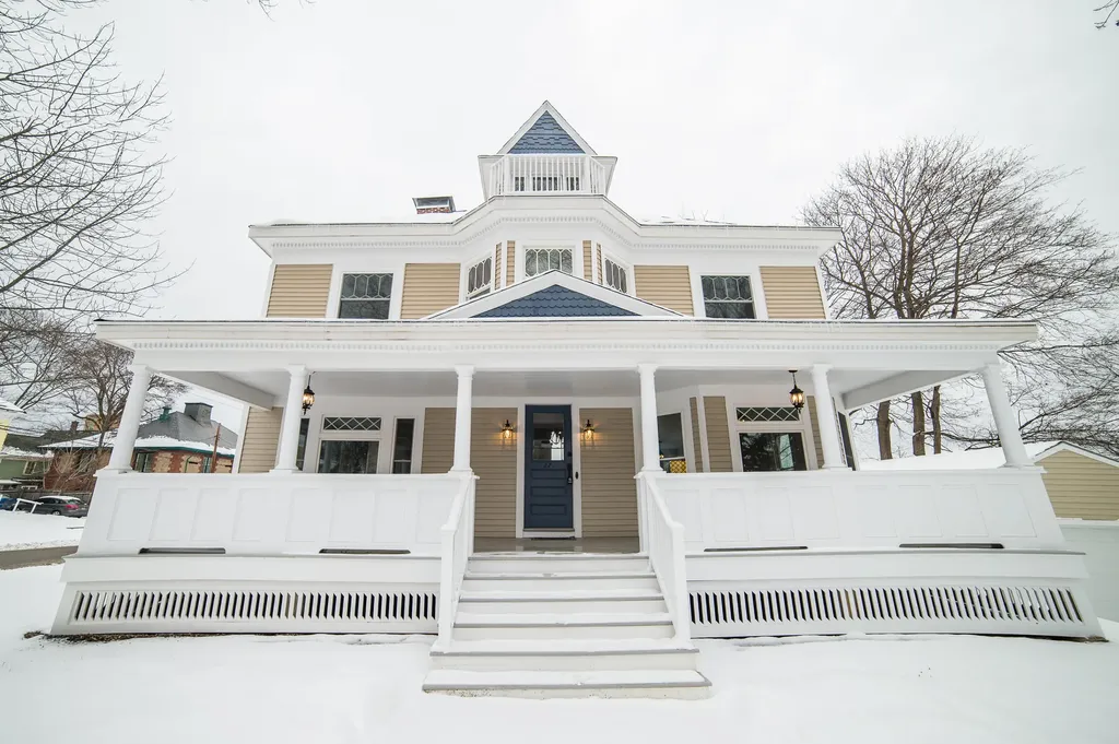 27 Grant Street Bangor ME 04401