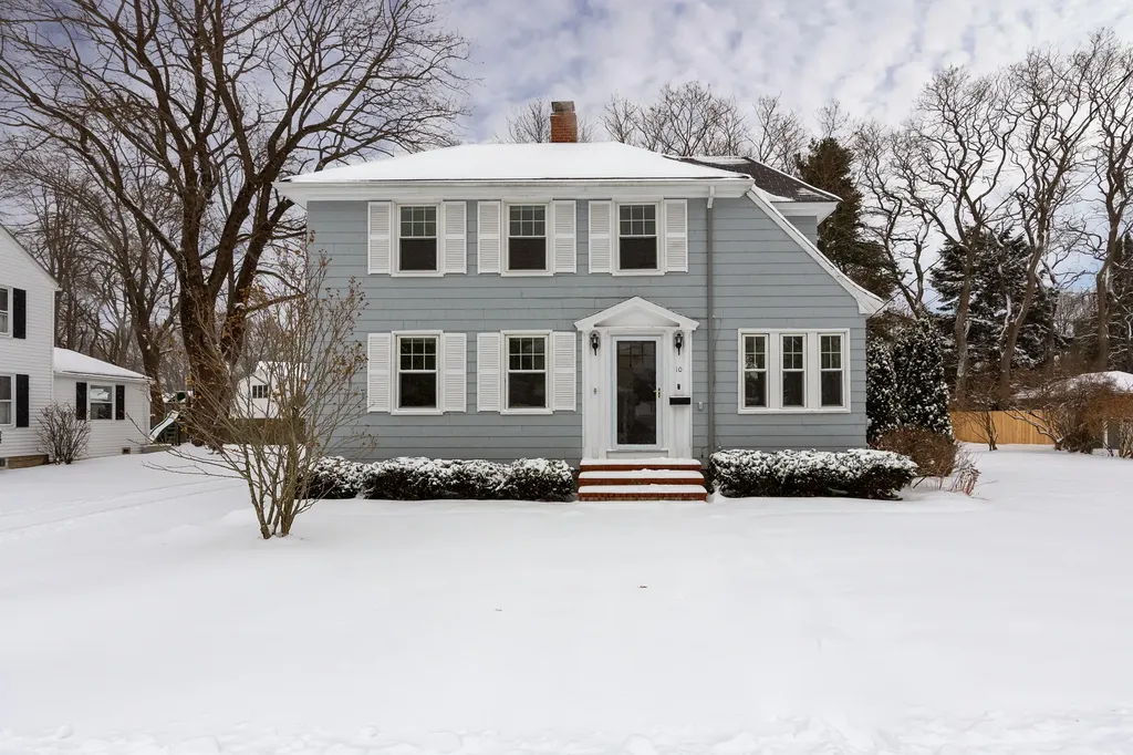 10 Fern Avenue Falmouth ME 04105