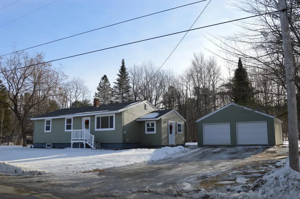 79 Park Street Dexter ME 04930