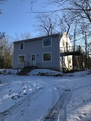 1590 Roosevelt Trail Raymond ME 04071