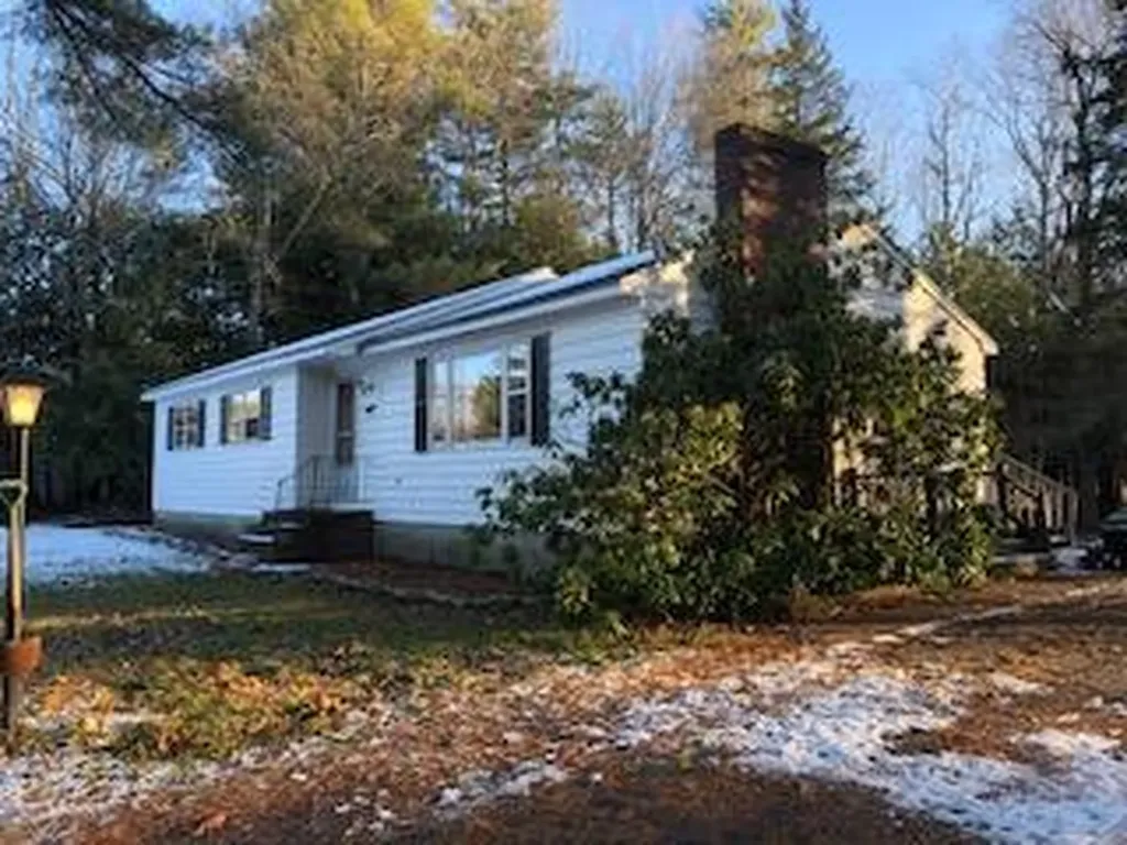 29 Smiley Avenue Winslow ME 04901