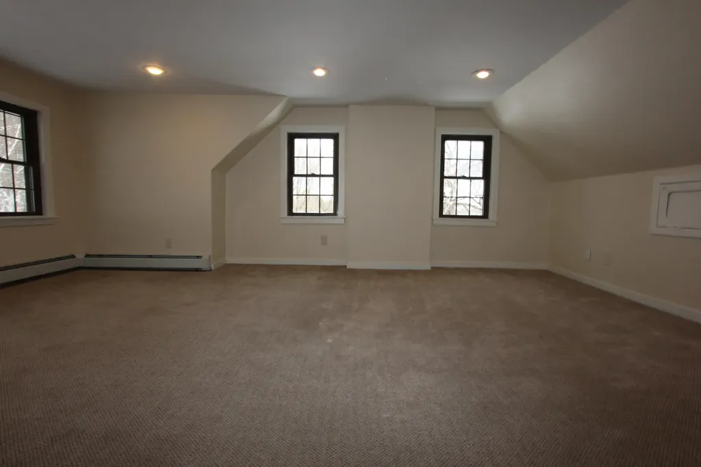 41 Hillsdale Street Auburn ME 04210